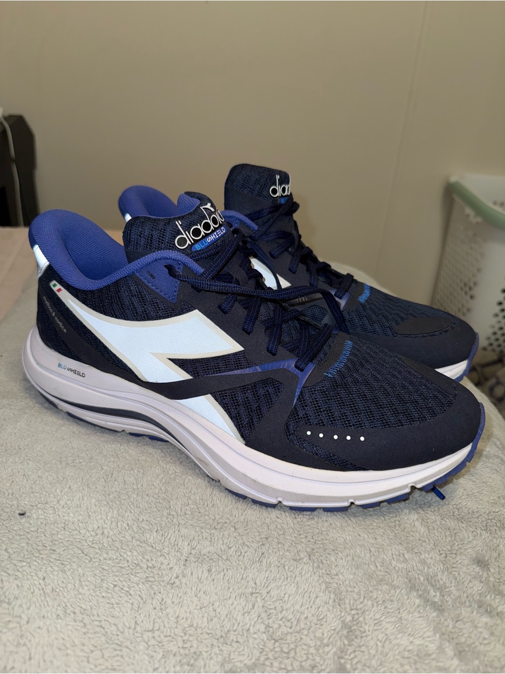Diadora Mythos Blueshield 8 Vortice - Men’s